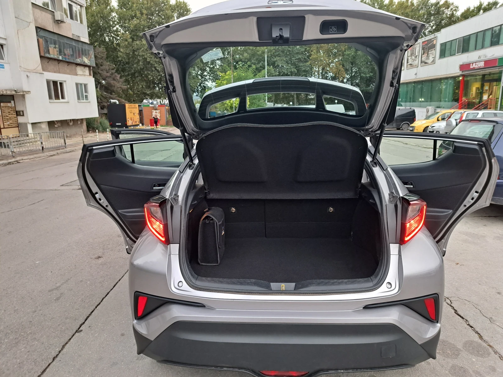 Toyota C-HR 1, 8 хибрид , снимка 6 - Автомобили и джипове - 56261675
