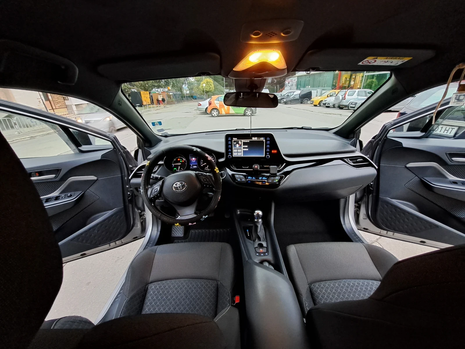 Toyota C-HR 1, 8 хибрид , снимка 12 - Автомобили и джипове - 56261675