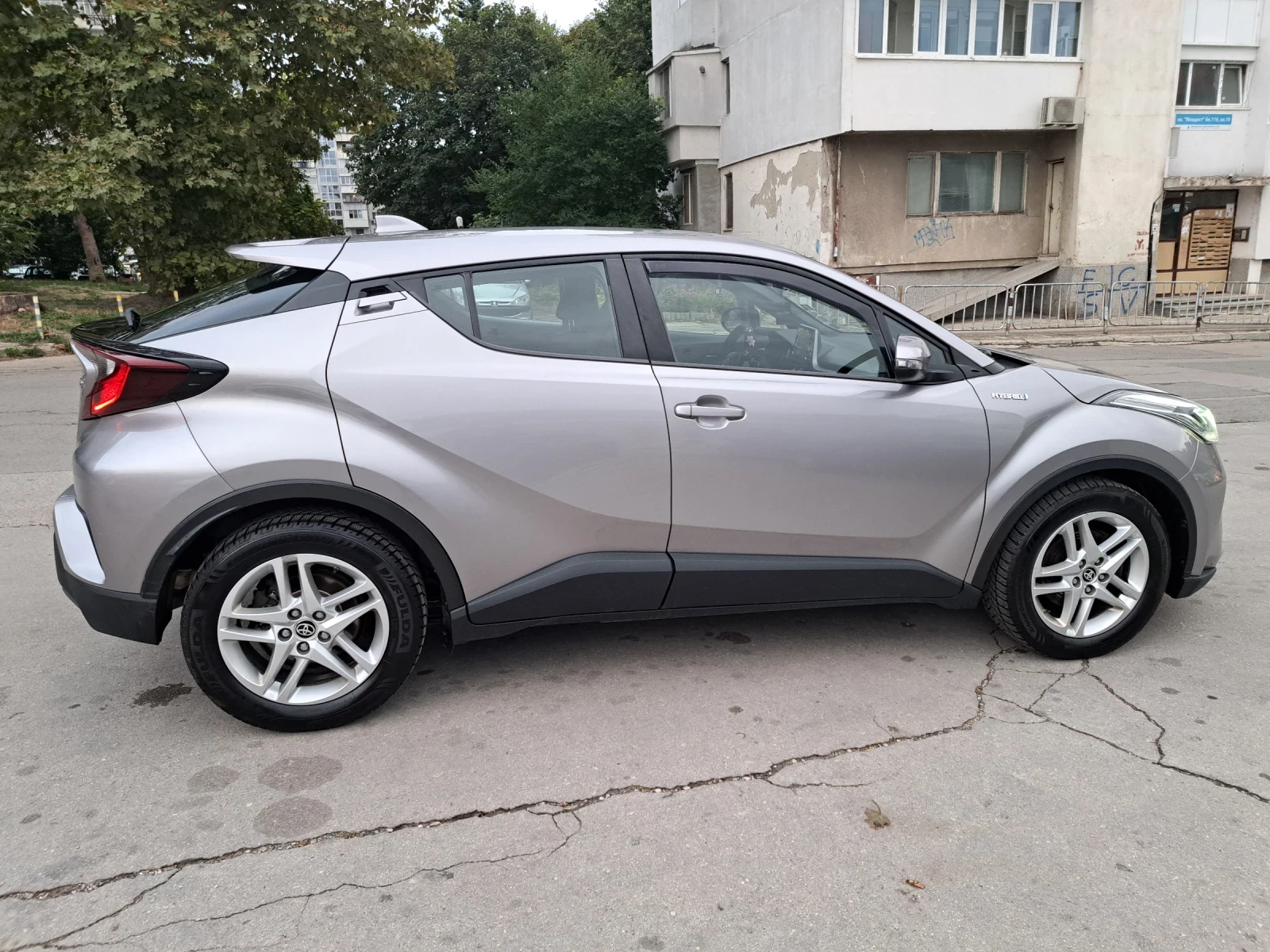 Toyota C-HR 1, 8 хибрид , снимка 2 - Автомобили и джипове - 56261675