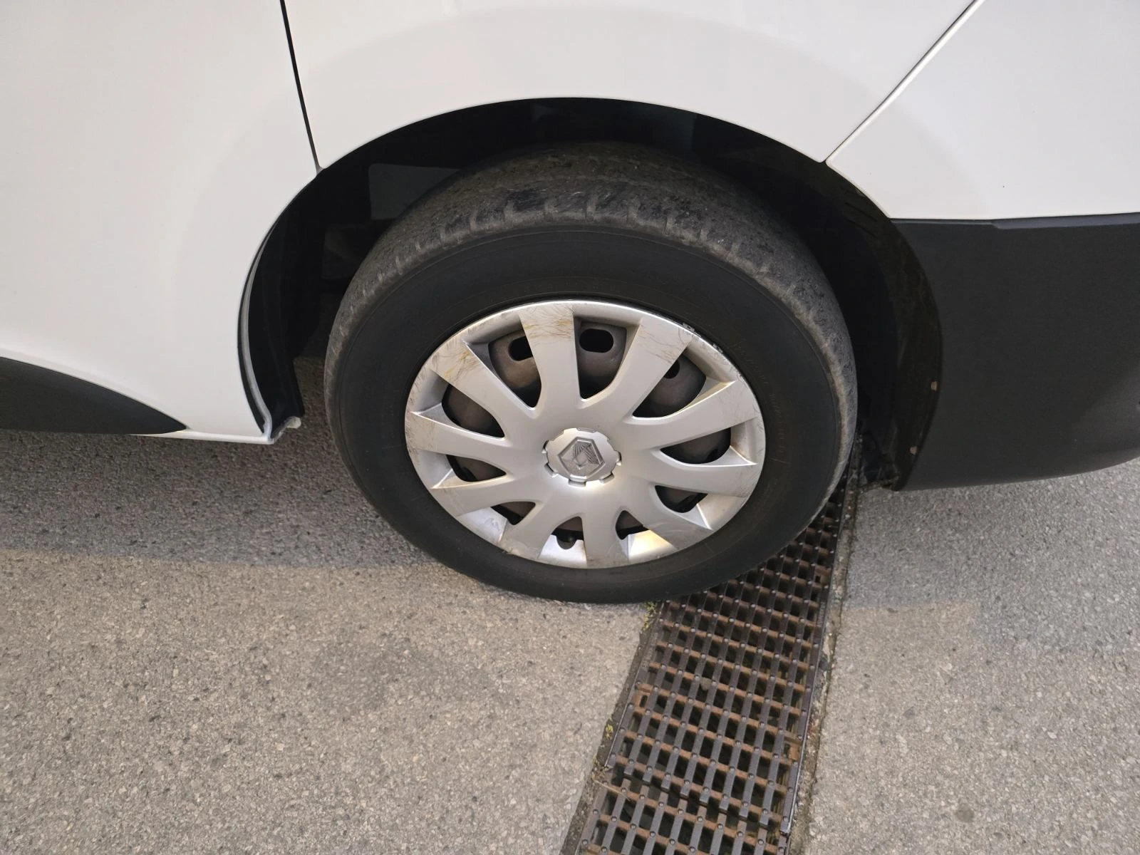 Renault Trafic 1.6 dCi 95, снимка 13 - Бусове и автобуси - 56578855