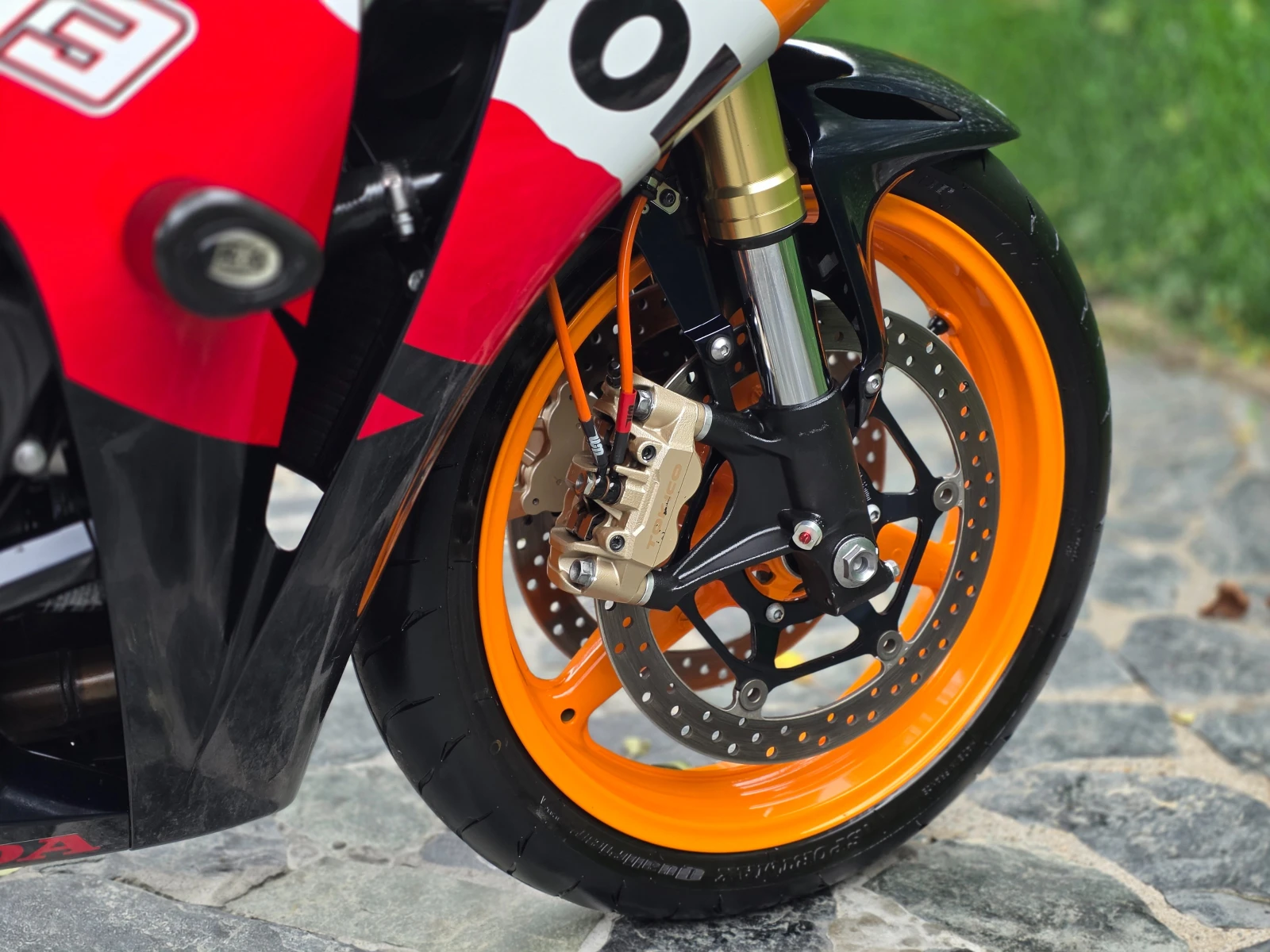 Honda Cbr 1000 ЛИЗИНГ REPSOL, снимка 5 - Мотоциклети и мототехника - 56521051