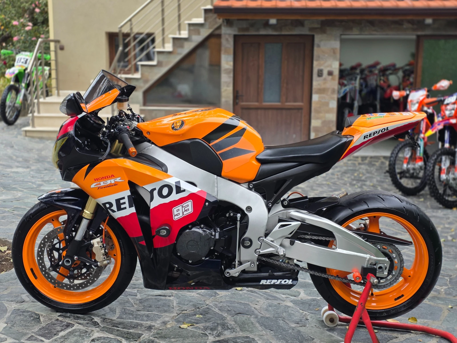 Honda Cbr 1000 ЛИЗИНГ REPSOL, снимка 13 - Мотоциклети и мототехника - 56521051
