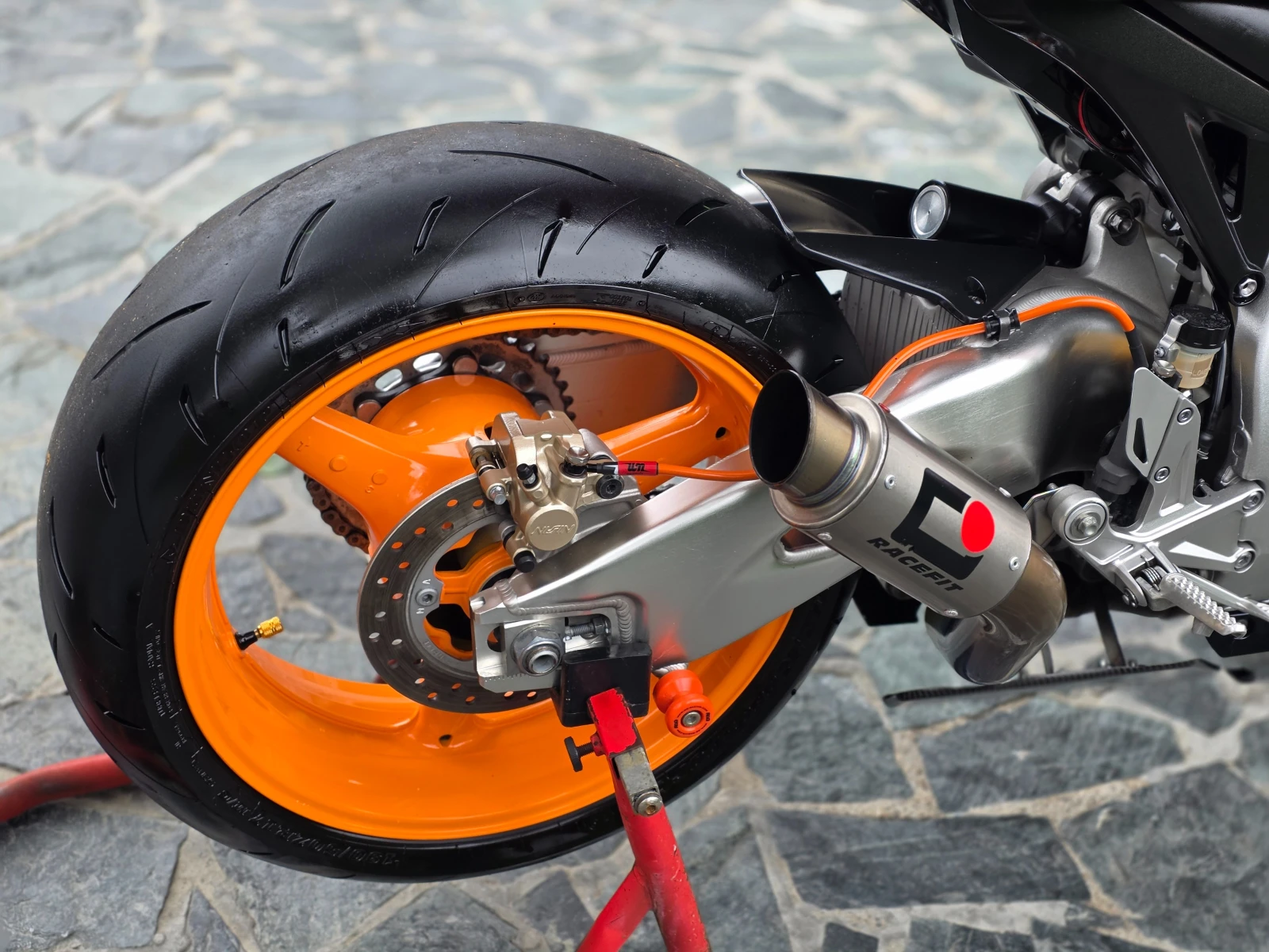 Honda Cbr 1000 ЛИЗИНГ REPSOL, снимка 9 - Мотоциклети и мототехника - 56521051