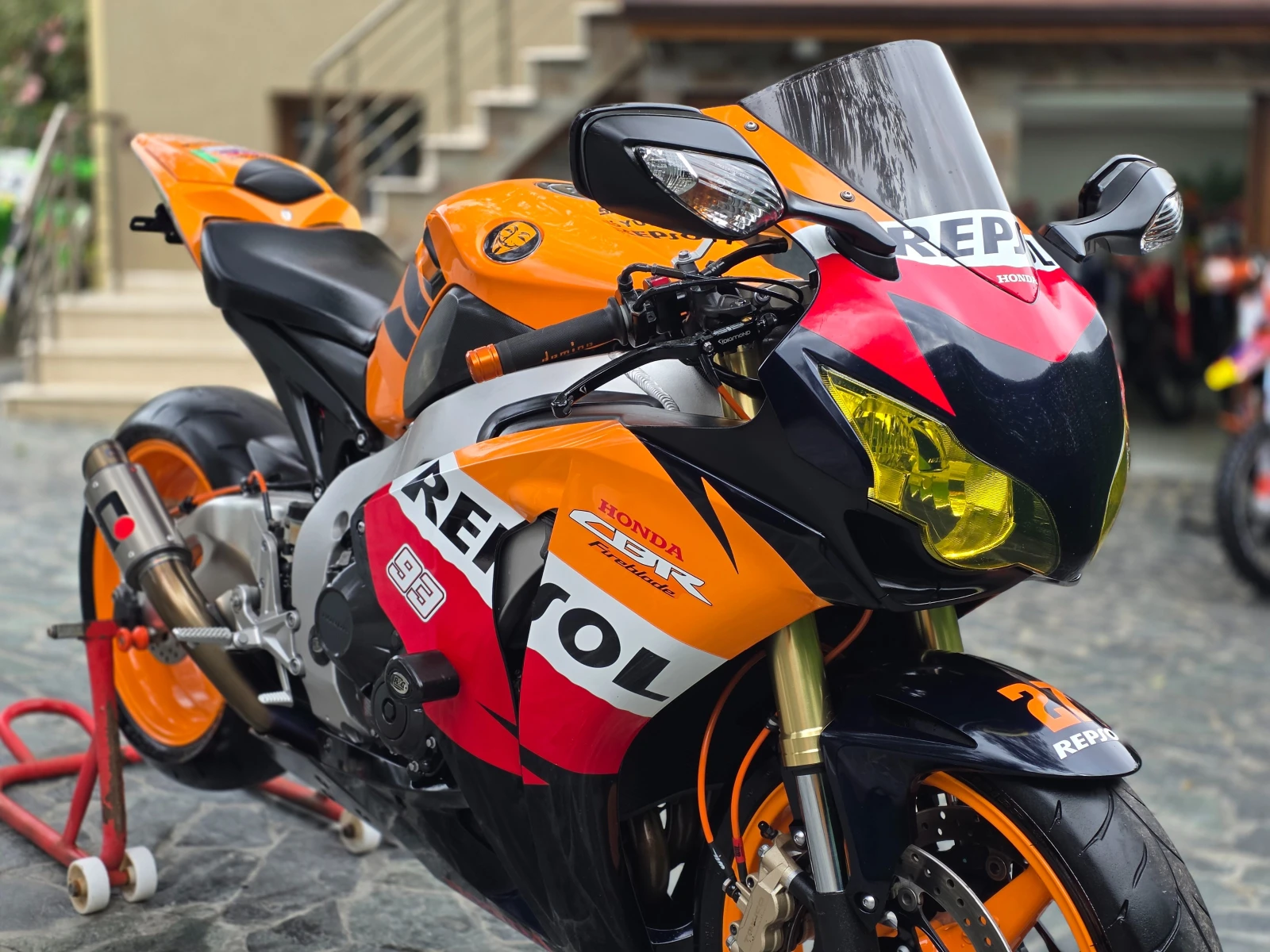 Honda Cbr 1000 ЛИЗИНГ REPSOL, снимка 2 - Мотоциклети и мототехника - 56521051