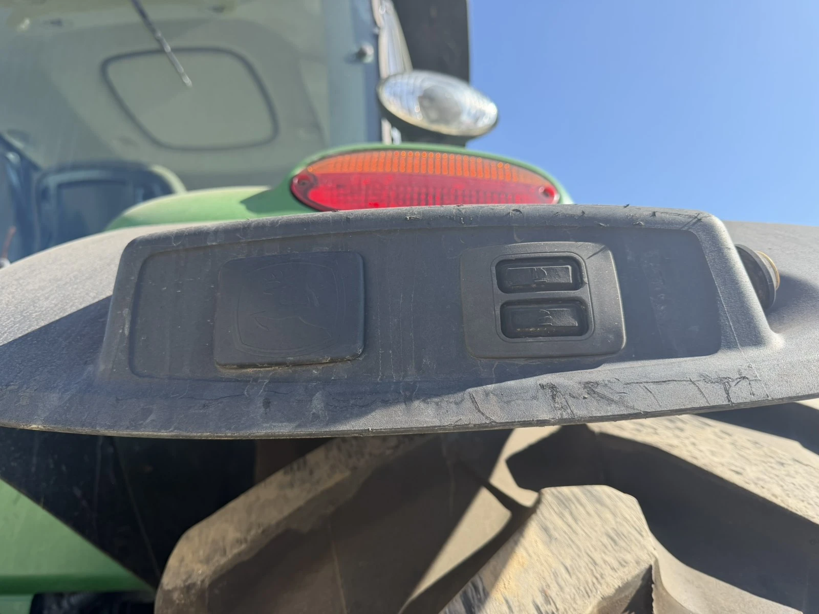 Трактор John Deere 8285R - изображение 5