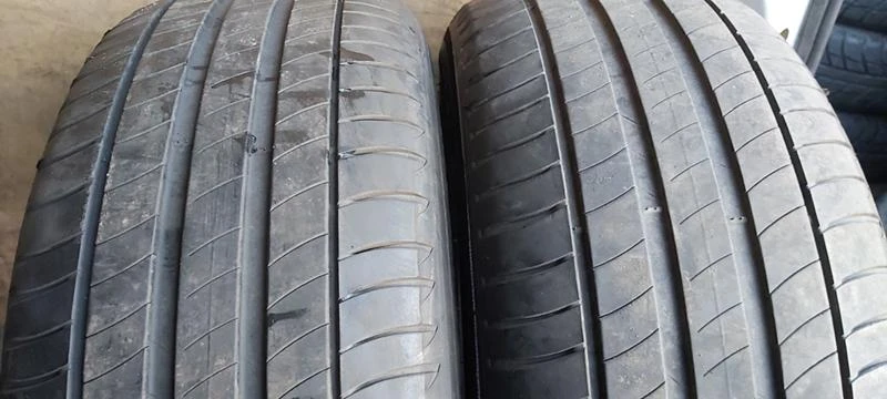 Гуми Зимни 225/55R16, снимка 1 - Гуми и джанти - 31148615