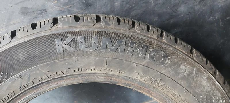 Гуми Зимни 195/65R16, снимка 6 - Гуми и джанти - 35148179