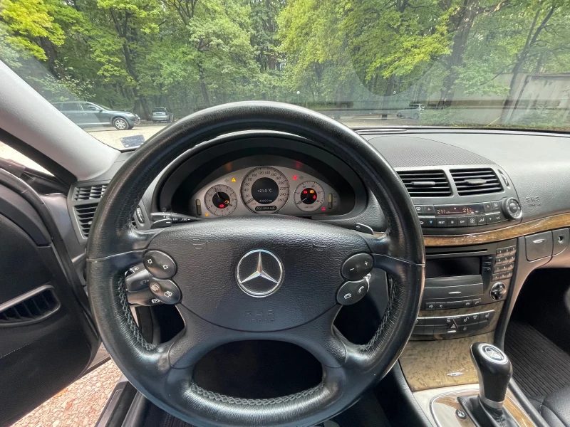 Mercedes-Benz E 320 CDI, Avangarde, Sportpaket, снимка 8 - Автомобили и джипове - 47329093