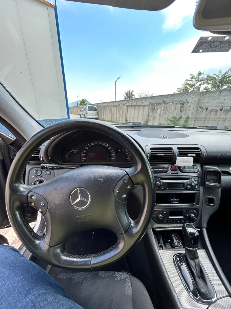 Mercedes-Benz C 240, снимка 3 - Автомобили и джипове - 47144206