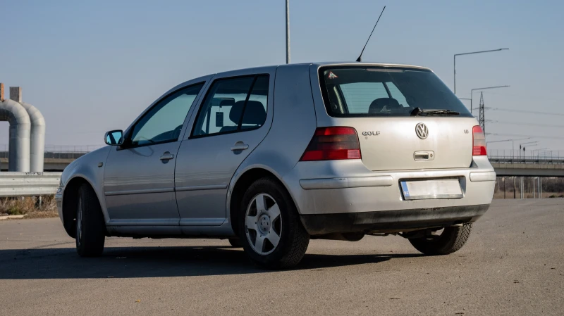 VW Golf 1.6, снимка 3 - Автомобили и джипове - 49028383