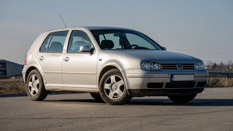 VW Golf 1.6, снимка 7 - Автомобили и джипове - 49028383