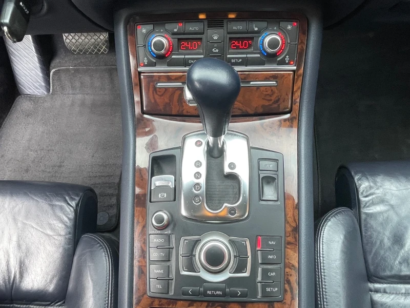 Audi A8 3.7 i V8 4x4, снимка 12 - Автомобили и джипове - 52717523