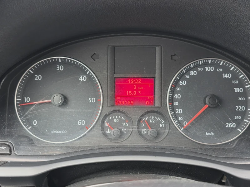 VW Golf 1.9TDI 105ps, снимка 9 - Автомобили и джипове - 52797029