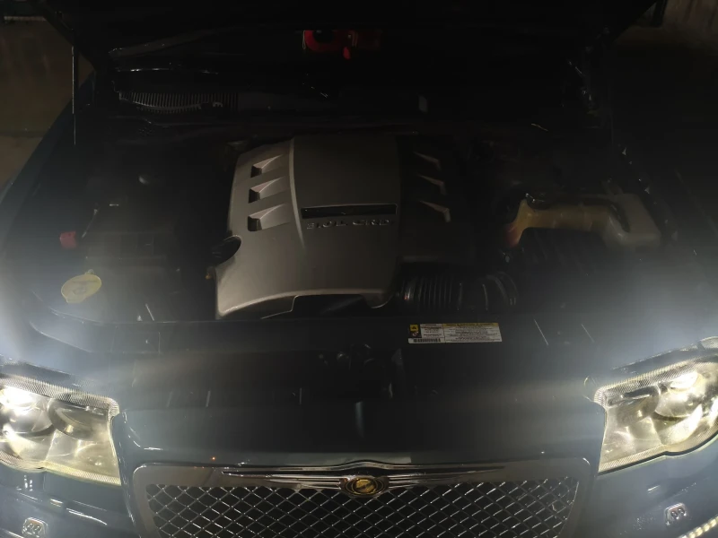 Chrysler 300c 3.0 CRD, снимка 10 - Автомобили и джипове - 53014680