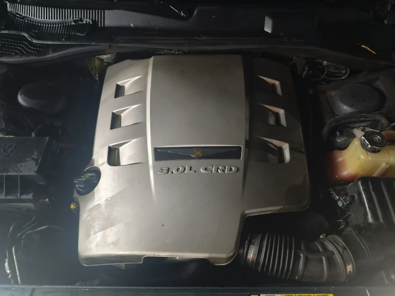 Chrysler 300c 3.0 CRD, снимка 11 - Автомобили и джипове - 53014680