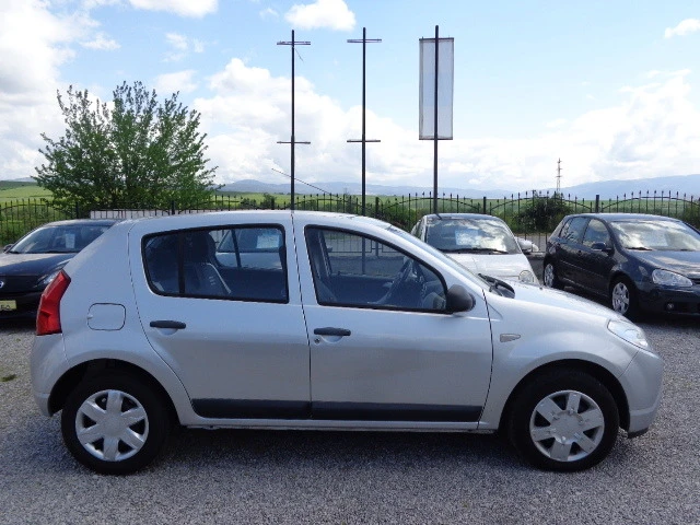 Dacia Sandero 1.2i LPG, снимка 4 - Автомобили и джипове - 46355299