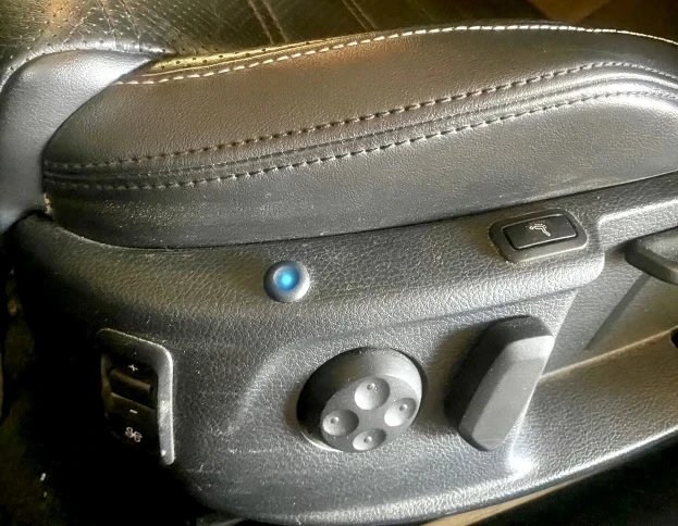 VW CC 4MOTION* FULL* DSG * Обдухване* Масаж, снимка 13 - Автомобили и джипове - 50140476