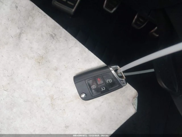 VW Golf R* 2.0T 288HP* КОжа* Подгрев* Клип на мотора* CARF, снимка 14 - Автомобили и джипове - 53264195