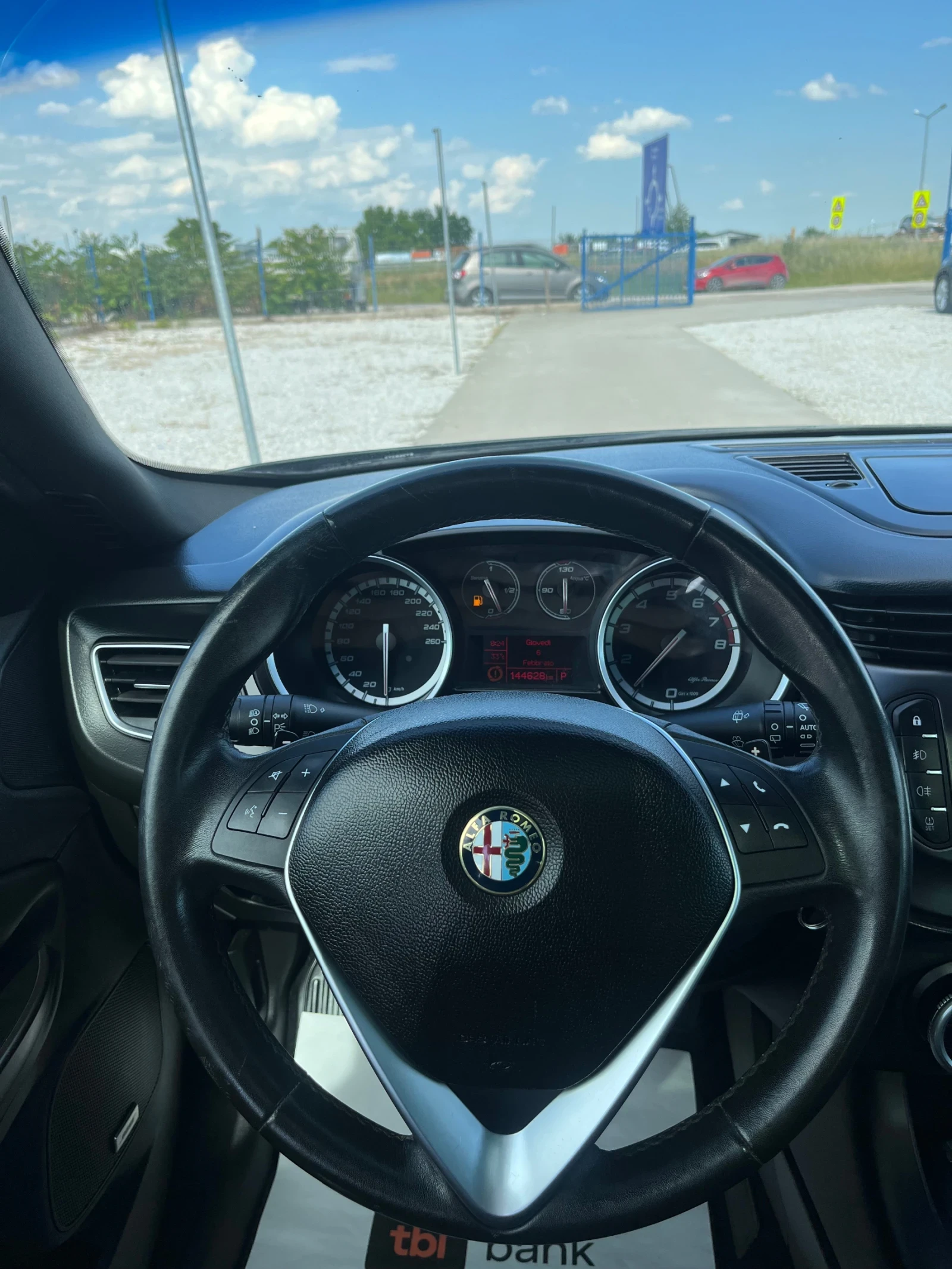 Alfa Romeo Giulietta 1.4T - изображение 9