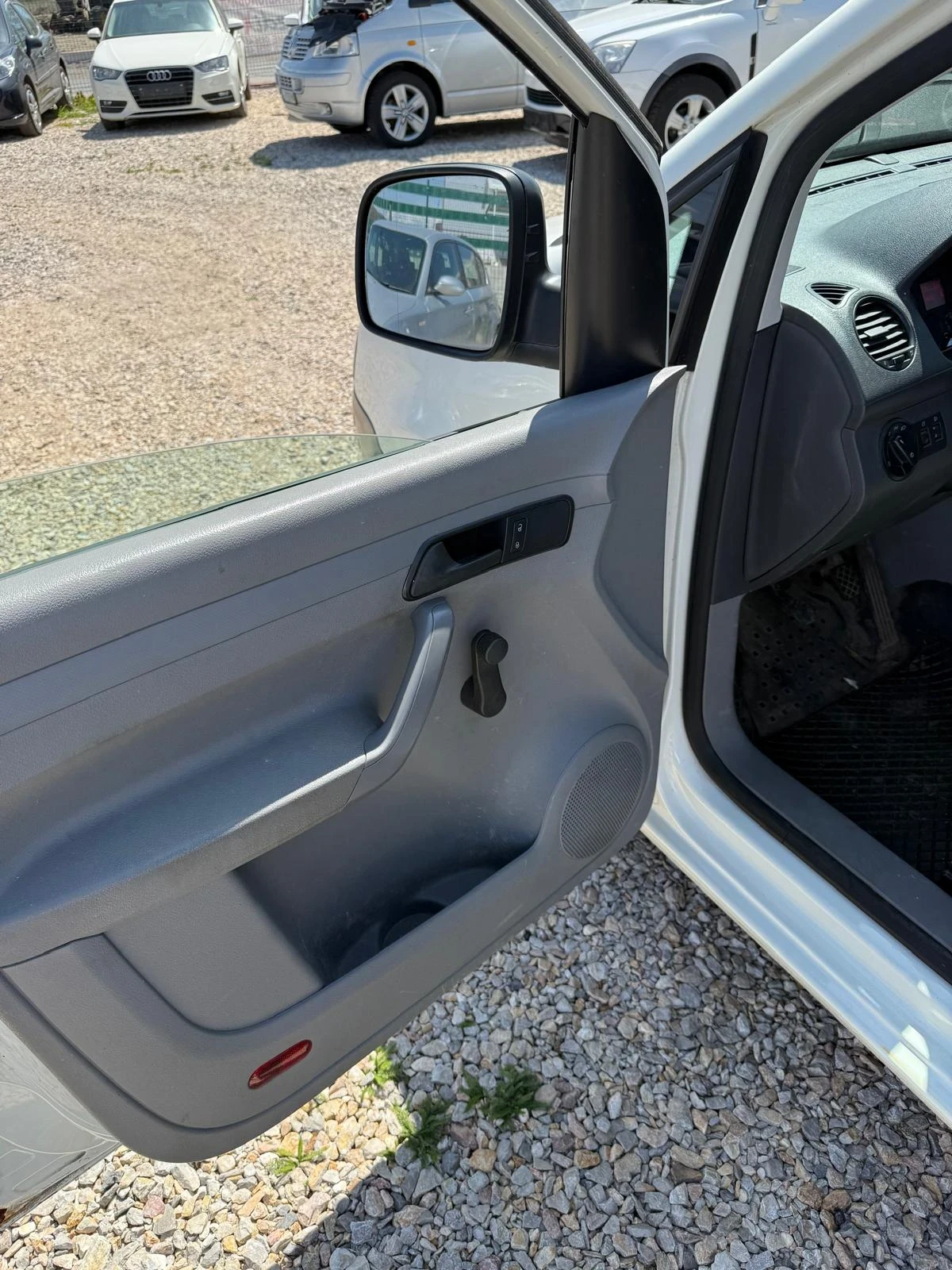 VW Caddy 1.9 - изображение 8