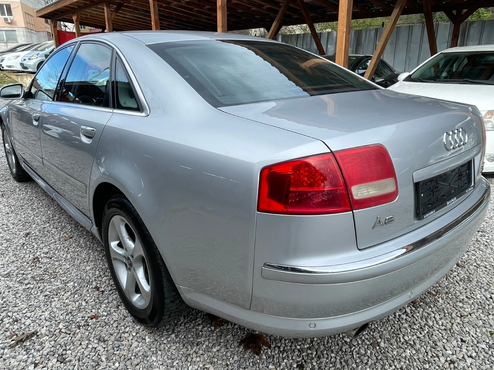 Audi A8 3.7 i V8 4x4 - изображение 2