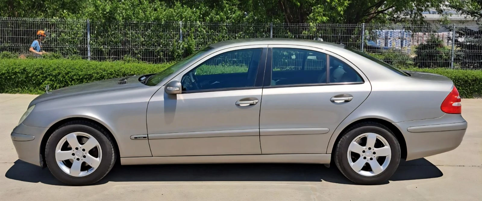 Mercedes-Benz E 200 ГАРАЖЕН Е 200 KOMPRESSOR 163 k.с. - изображение 3