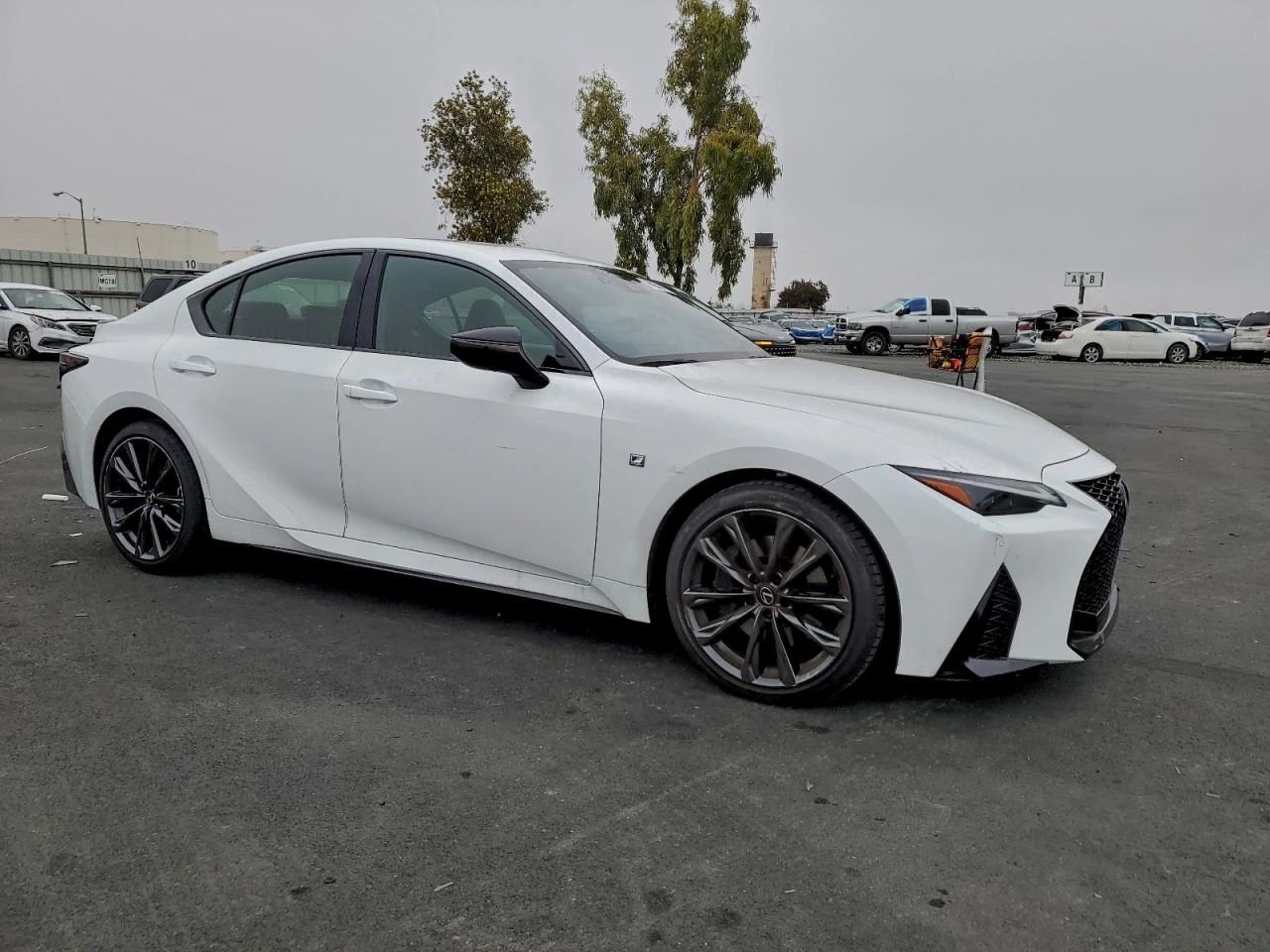 Lexus IS 350 3.5l F Sport Design - изображение 4