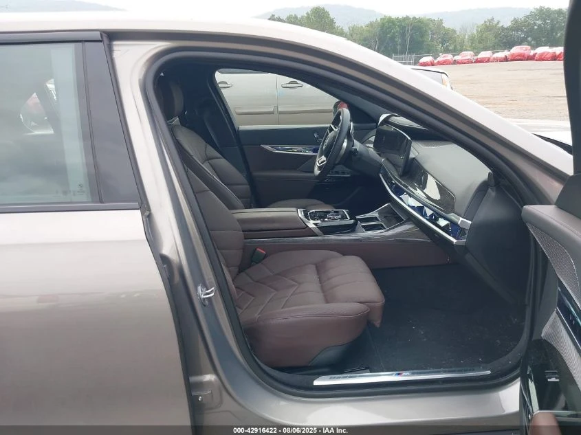 BMW 760 2024 BMW 760 I XDRIVE - изображение 10