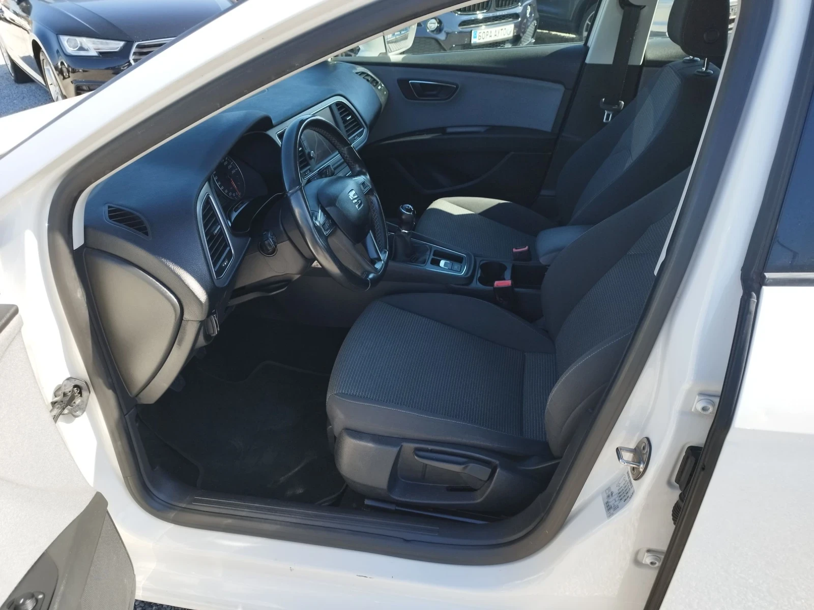 Seat Leon 1.6TDI 116кс., снимка 9 - Автомобили и джипове - 53832472