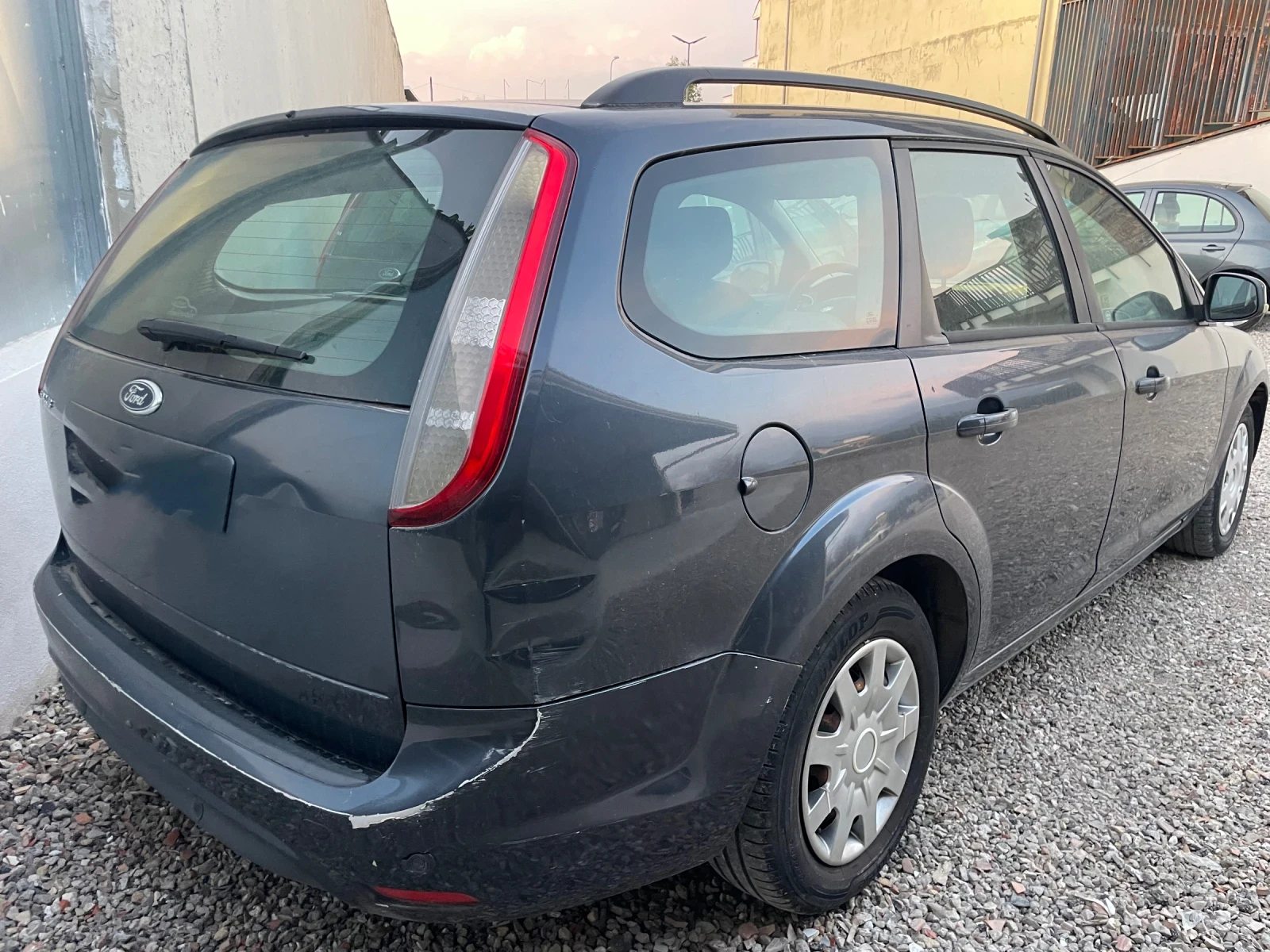 Ford Focus 1.6 (100CV) SW Titanium (74 kW) БЕНЗИН + ГАЗ, снимка 3 - Автомобили и джипове - 53834768