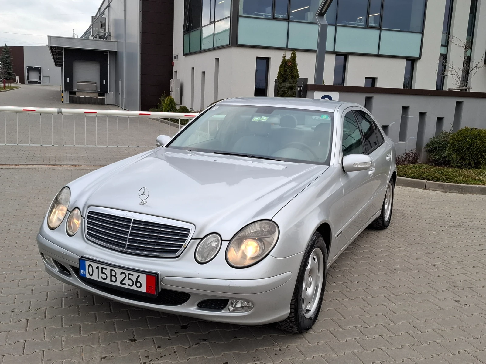 Mercedes-Benz E 220 2.2�DI* (150��)* AB�������* NAVI* ��� ��OC*  | Mobile.bg � ����������� 2