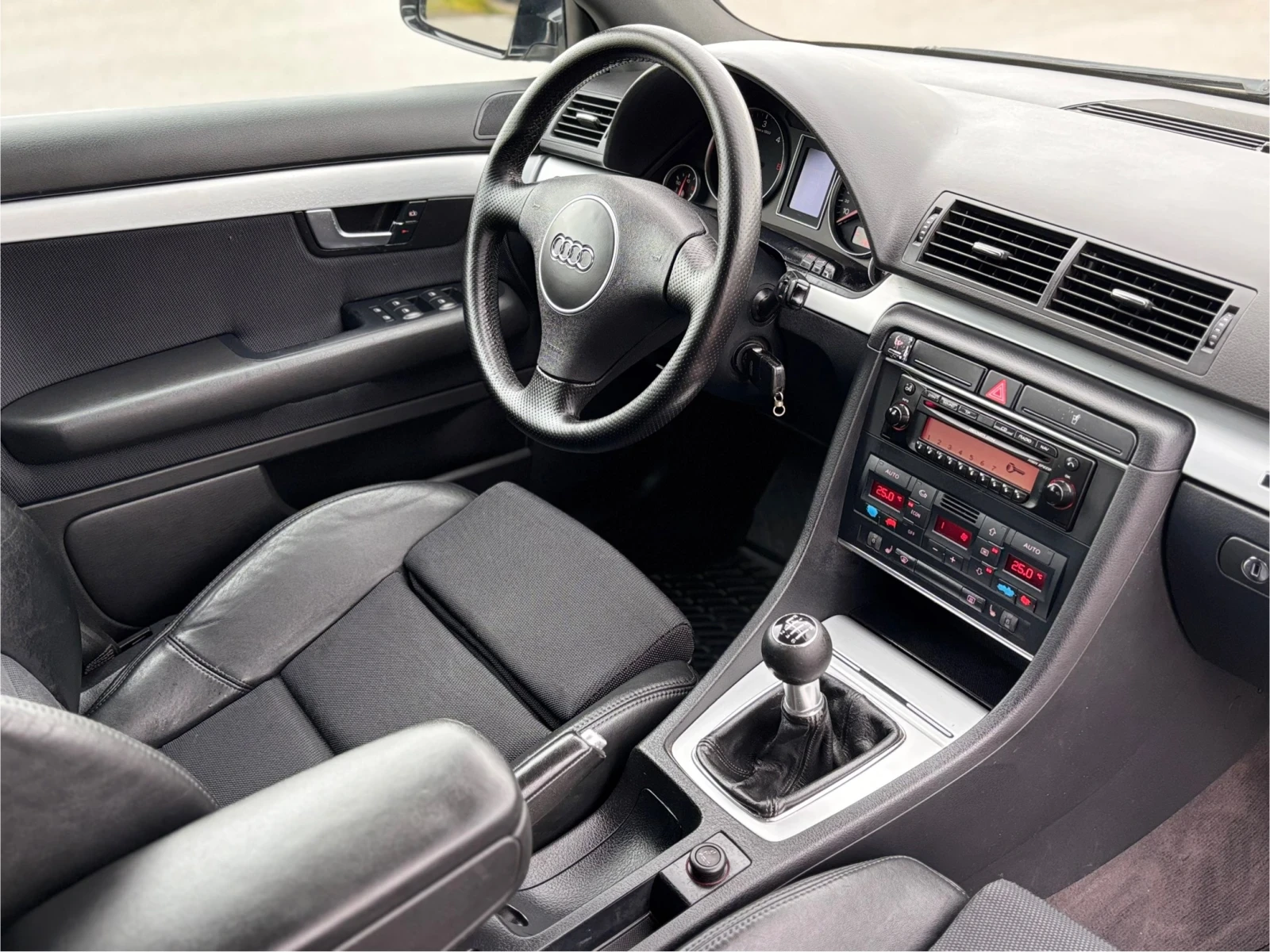 Audi A4 1.9TDI 131кс QUATTRO S-Line, снимка 12 - Автомобили и джипове - 54641961