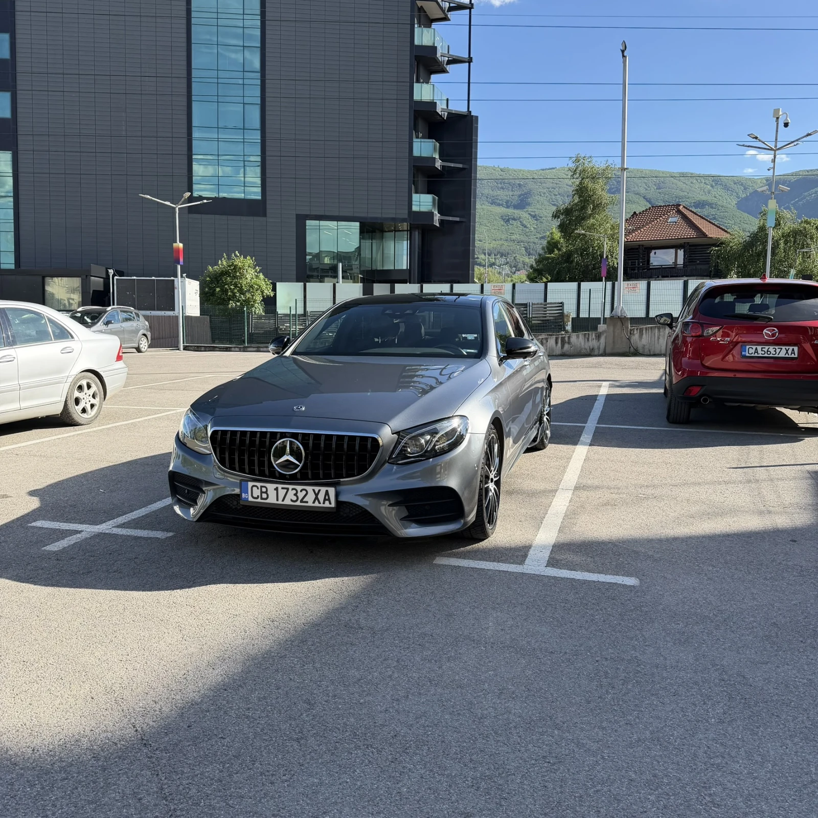 Mercedes-Benz E 350 4 Matic AMG, снимка 2 - Автомобили и джипове - 54774505