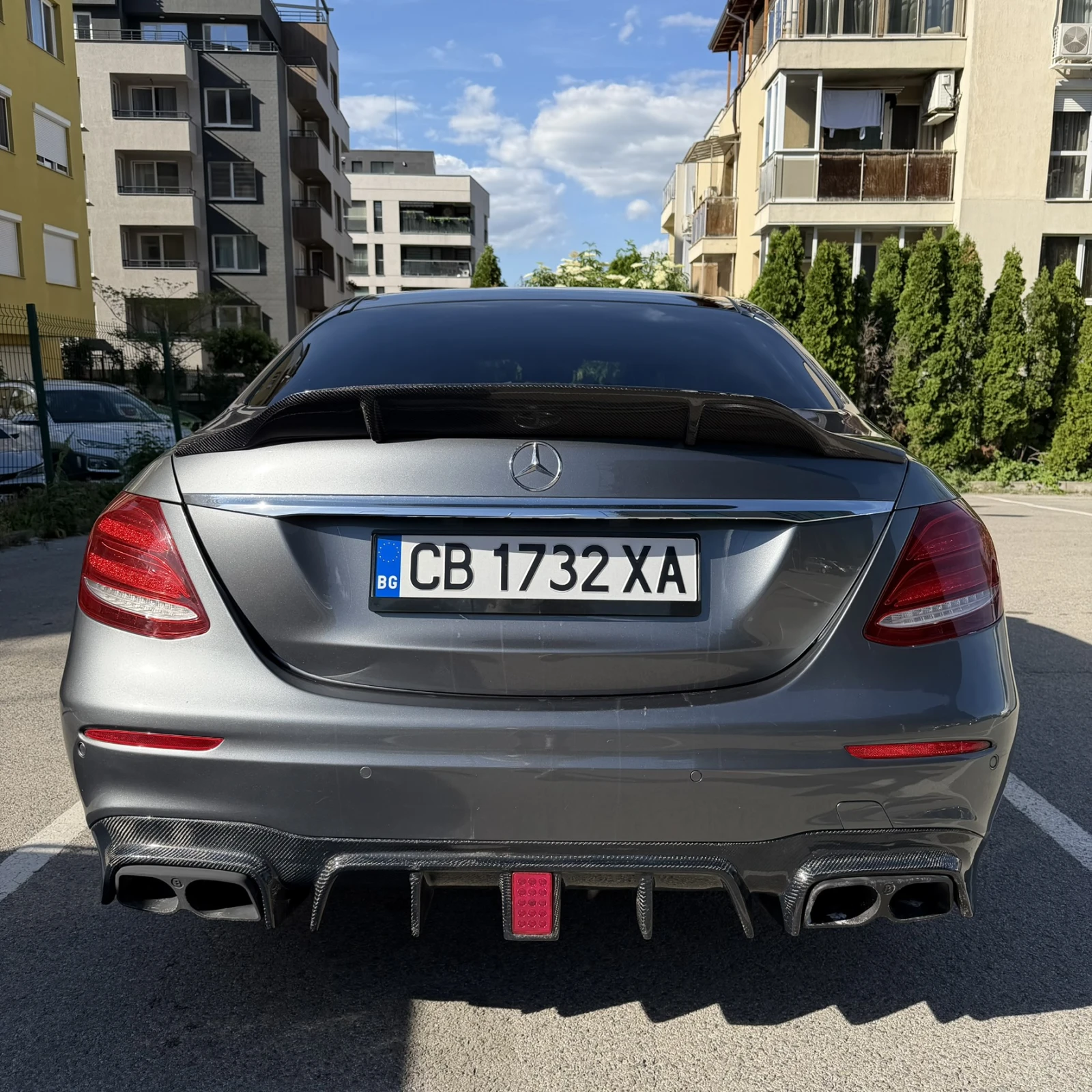 Mercedes-Benz E 350 4 Matic AMG, снимка 5 - Автомобили и джипове - 54774505