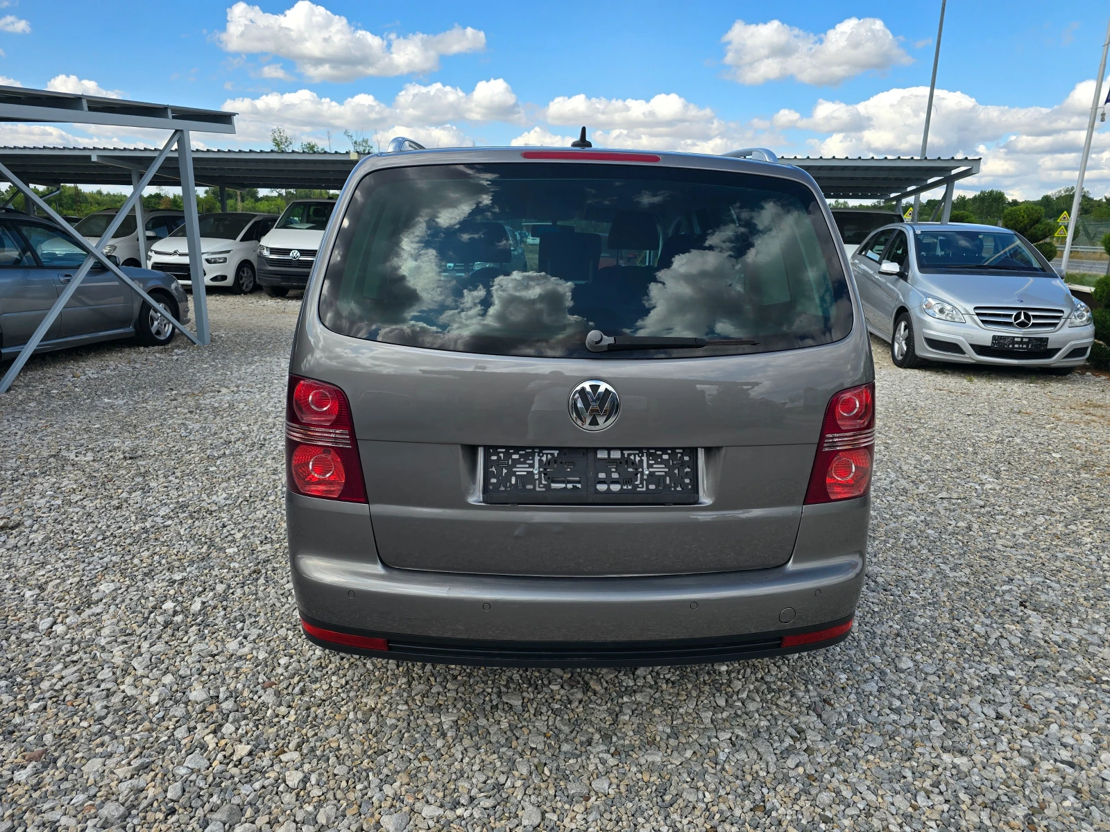 VW Touran 1.9 TDI  ! ! FACELIFT !!! РЕАЛНИ КИЛОМЕТРИ, снимка 4 - Автомобили и джипове - 55493980