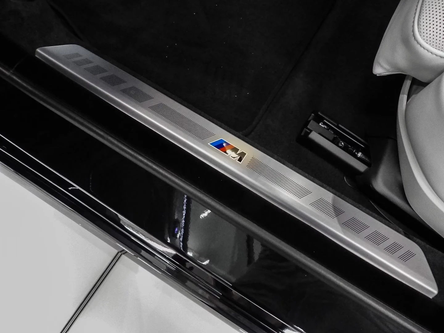 BMW 740 i/xDrive/FACELIFT/M-SPORT PRO/MASS/PANO/B&W/HUD/, снимка 13 - Автомобили и джипове - 56325896