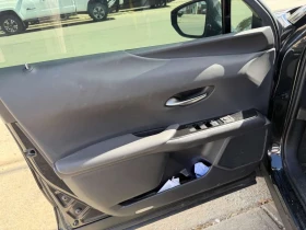 Lexus UX 250h * АВТОКРЕДИТ * ГЛАВНО ПРЕДСТАВИТЕЛСТВО, снимка 17
