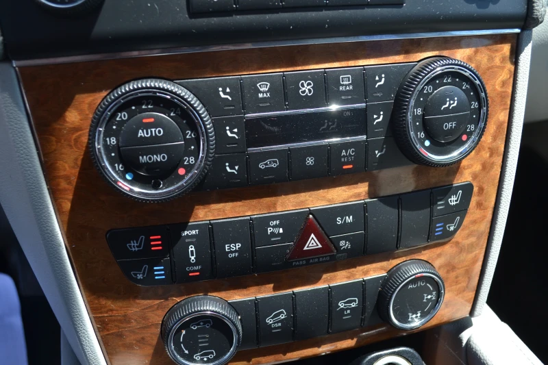 Mercedes-Benz GL 320 320CDI, снимка 12 - Автомобили и джипове - 50794423