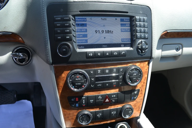 Mercedes-Benz GL 320 320CDI, снимка 13 - Автомобили и джипове - 50794423