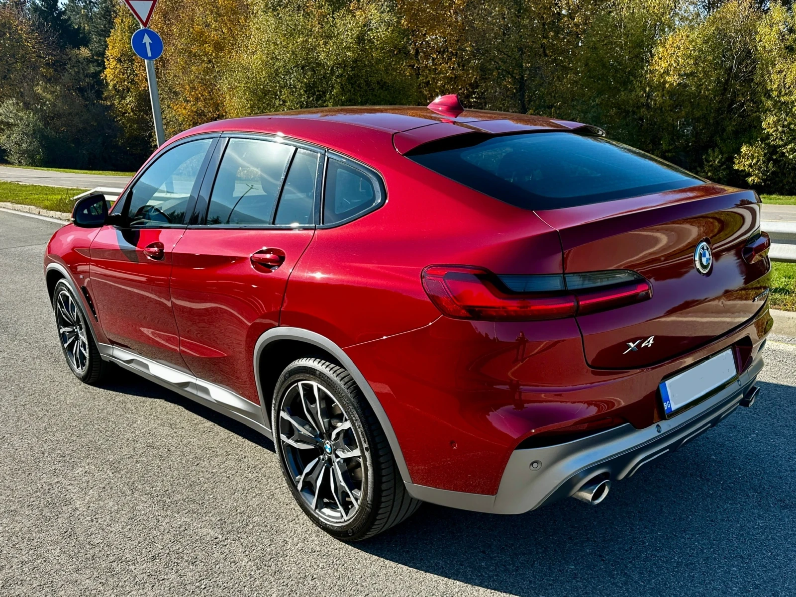 BMW X4 xDrive 25d - изображение 5