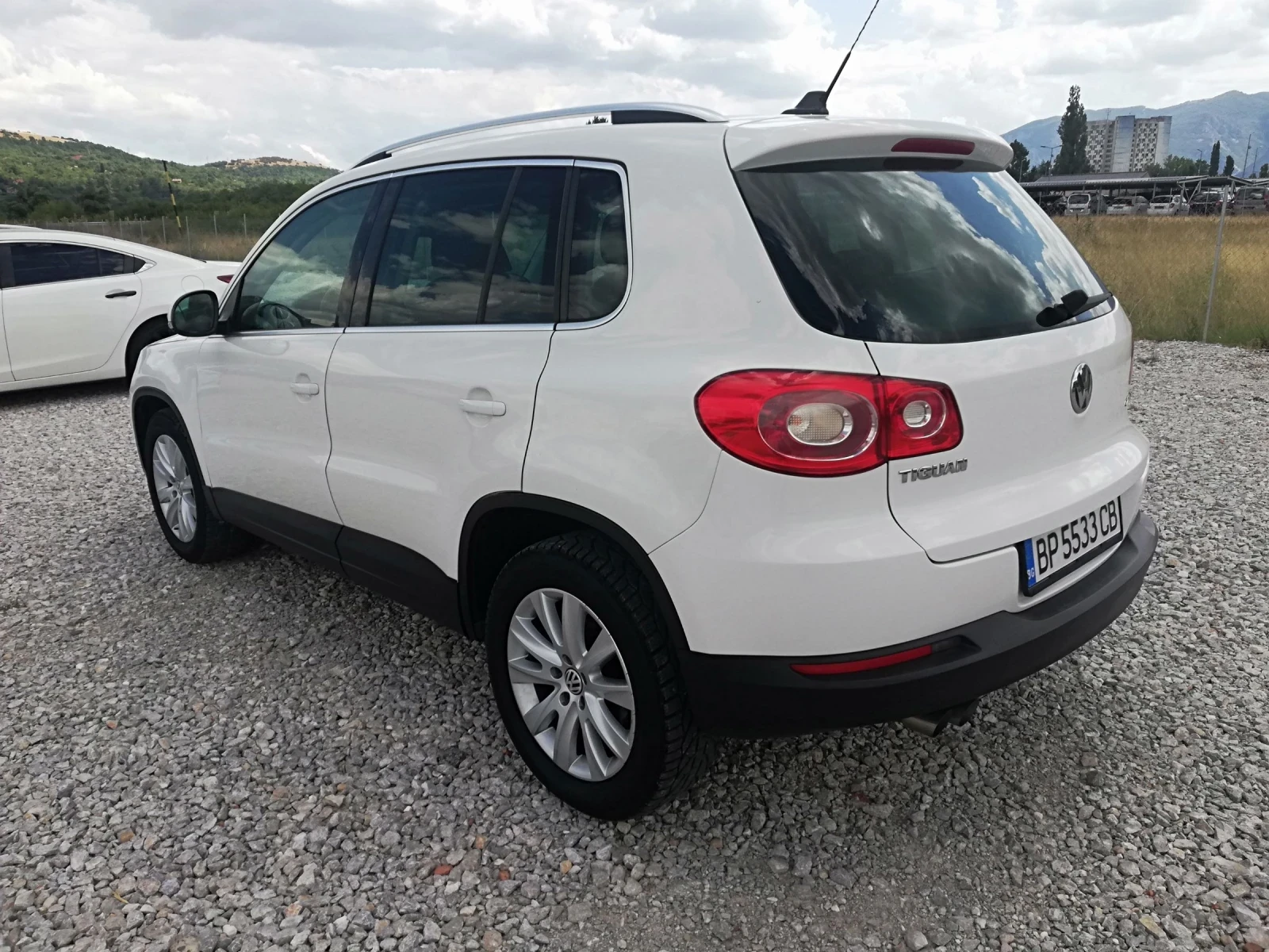 VW Tiguan 2.0TDI KLI AVT NAVI 4X4 - изображение 4