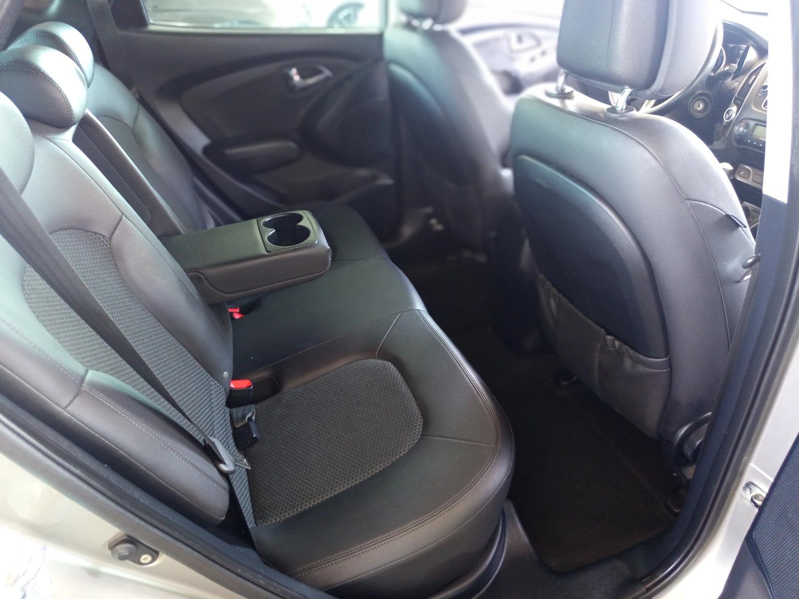 Hyundai IX35 2.0 i 4 × 4 - изображение 9