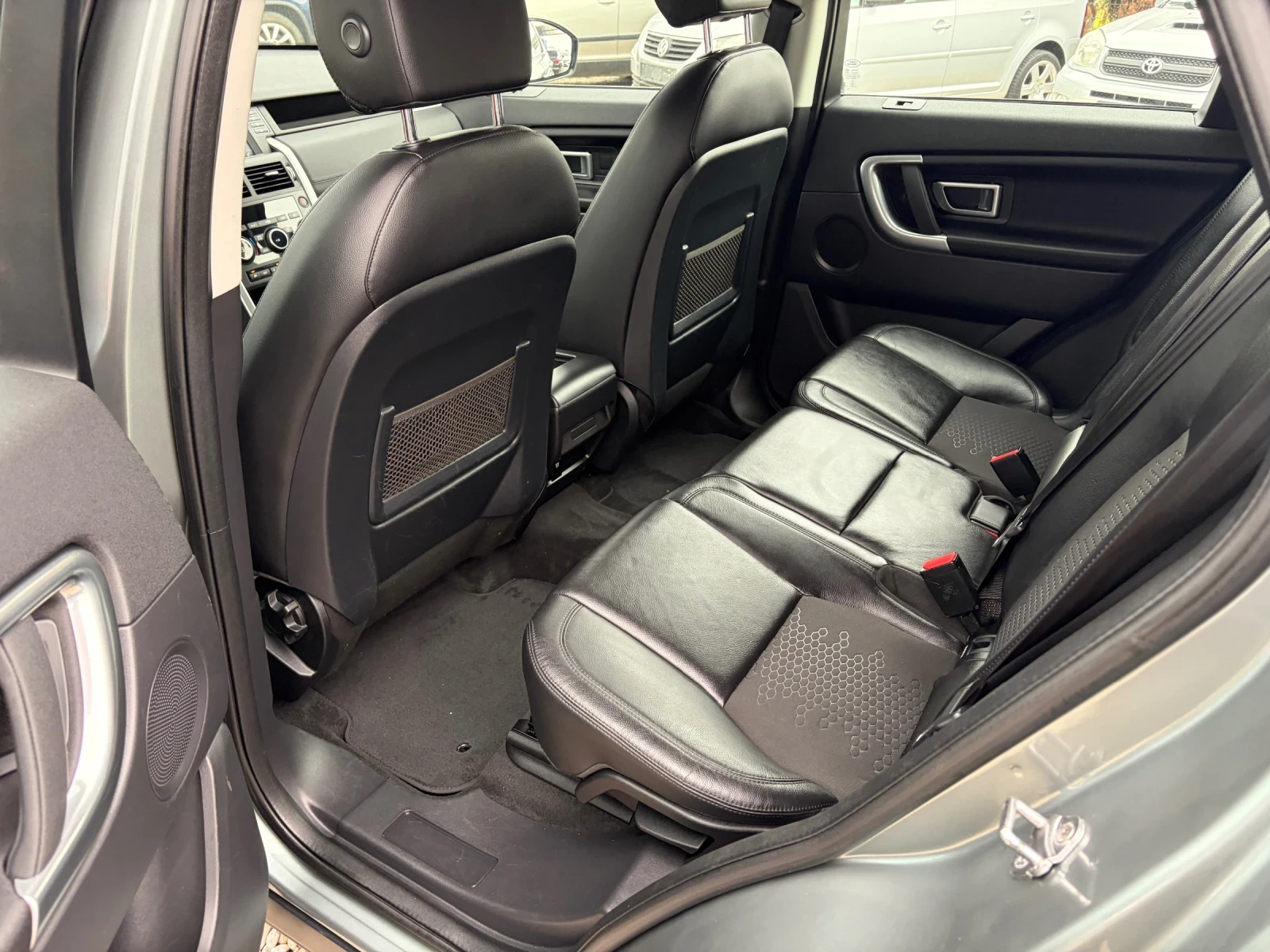 Land Rover Discovery Sport 2.0 D NAVI AUTOMAT - изображение 5