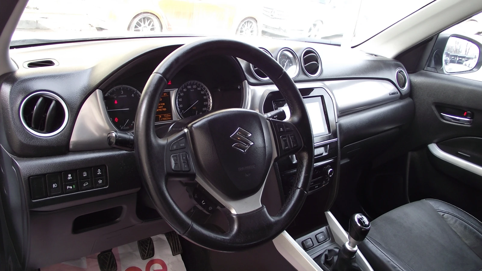 Suzuki Vitara 1.6.d.120.k.c.4x4.NAVI.КОЖА. - изображение 9