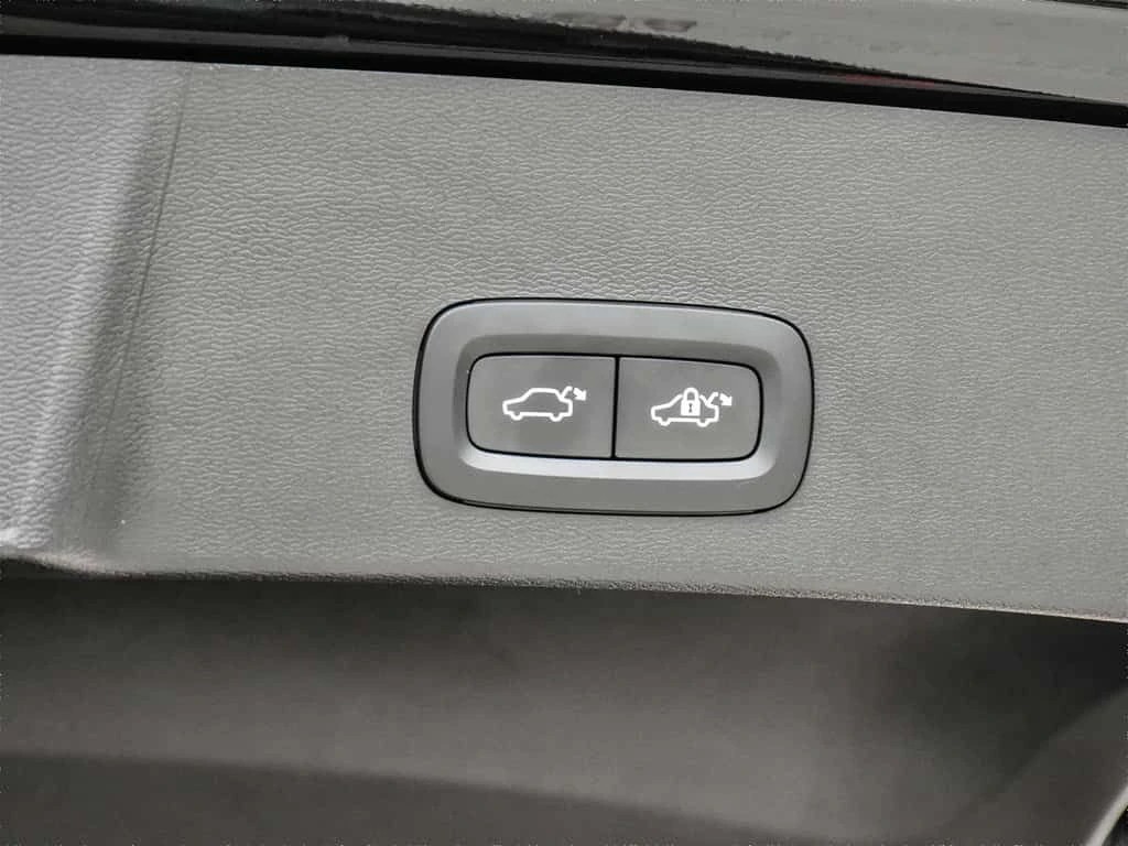 Volvo XC40 * B5 AWD Core Bright Theme * CARFAX * ЦЕНА ДО БГ, снимка 15 - Автомобили и джипове - 53848789