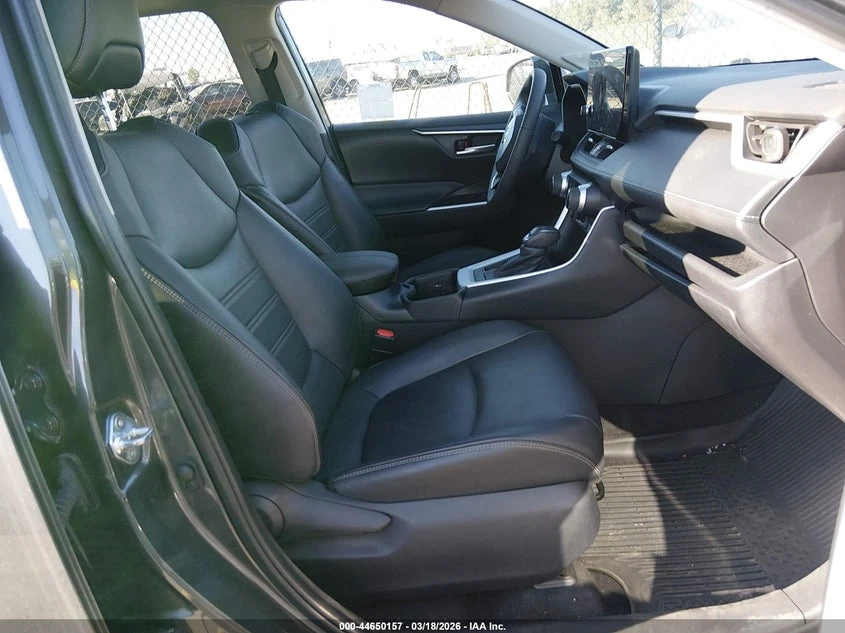 Toyota Rav4 2.5l Xle Premium, снимка 5 - Автомобили и джипове - 54307583