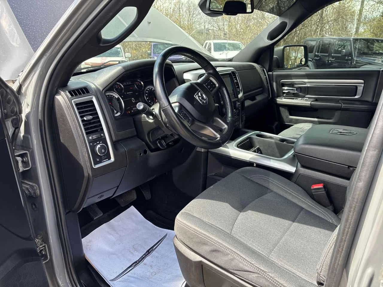 Dodge RAM 1500 * Warlock * ПОДГРЕВ* KEYLESS* , снимка 5 - Автомобили и джипове - 54376960
