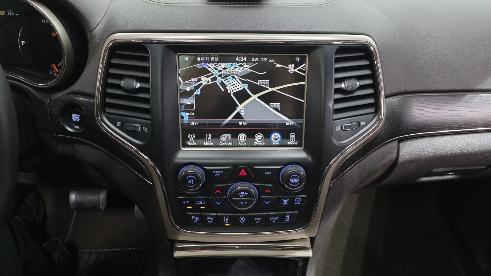 Jeep Grand cherokee 3.0 Diesel Summit, снимка 13 - Автомобили и джипове - 54763917