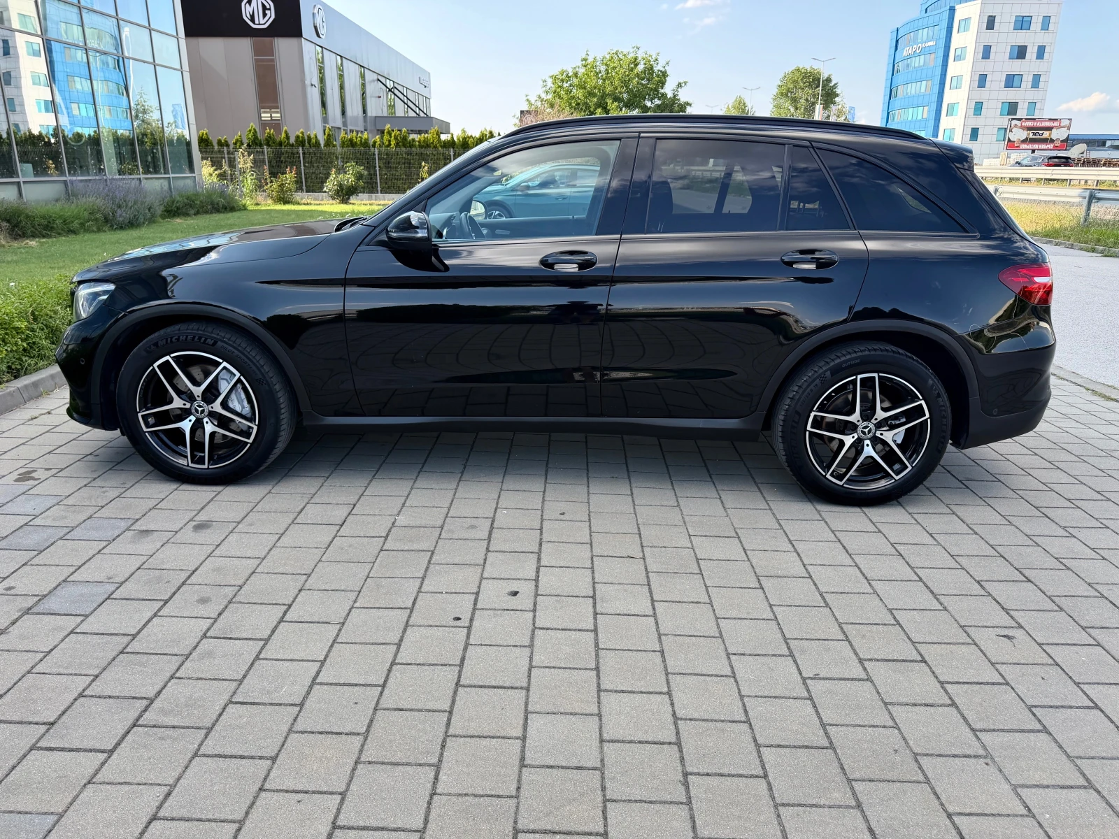 Mercedes-Benz GLC 350 AMG-ПОДГРЕВ-BURMASTER-NAVIGATION-ПАРКТРОНИК-ЕЛ.БАГ, снимка 8 - Автомобили и джипове - 55190399