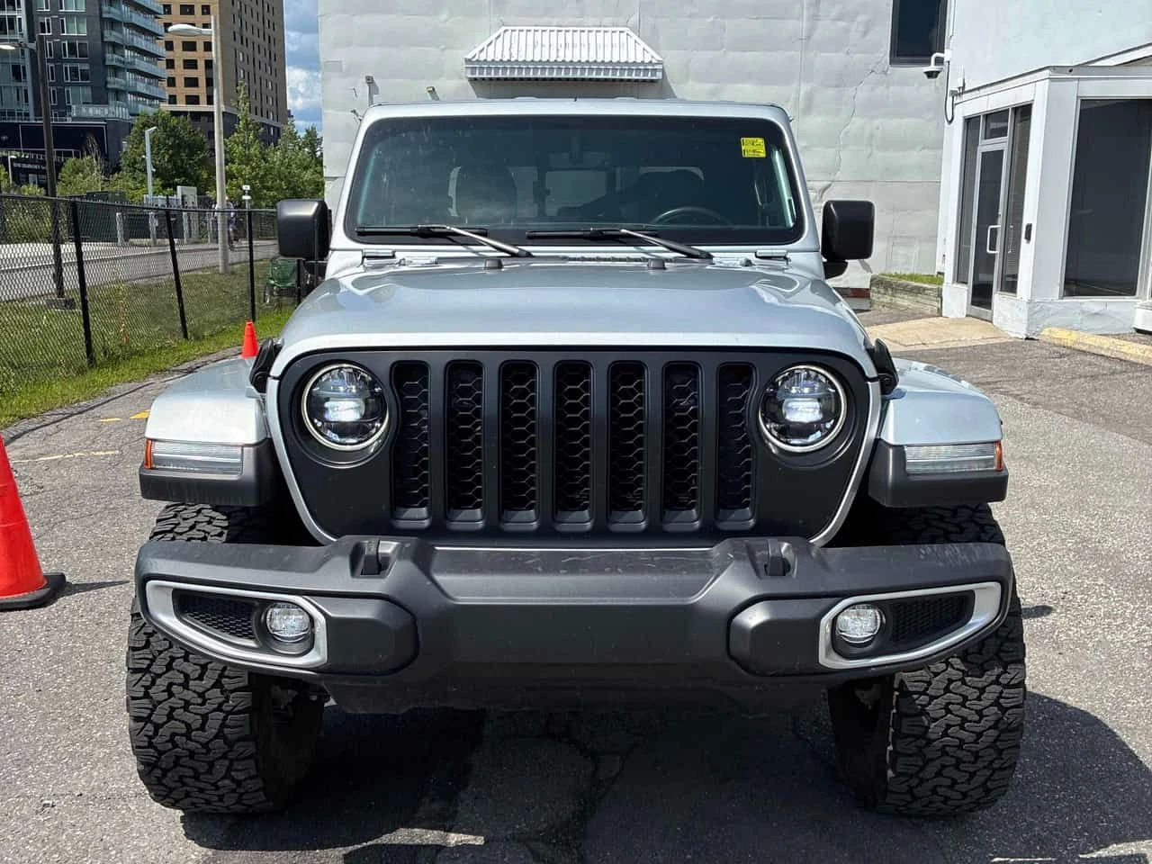 Jeep Gladiator * Overland * CARFAX * БЕЗ ПЪРВОНАЧАЛНА ВНОСКА, снимка 6 - Автомобили и джипове - 55410490